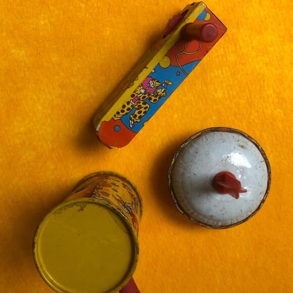 Disney Dumbo Plush and Vintage Circus Toy Noisemaker Metal Bundle - Picture 4 of 8